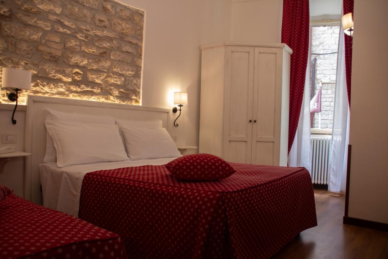 Hotel Pax Assisi Bagian luar foto