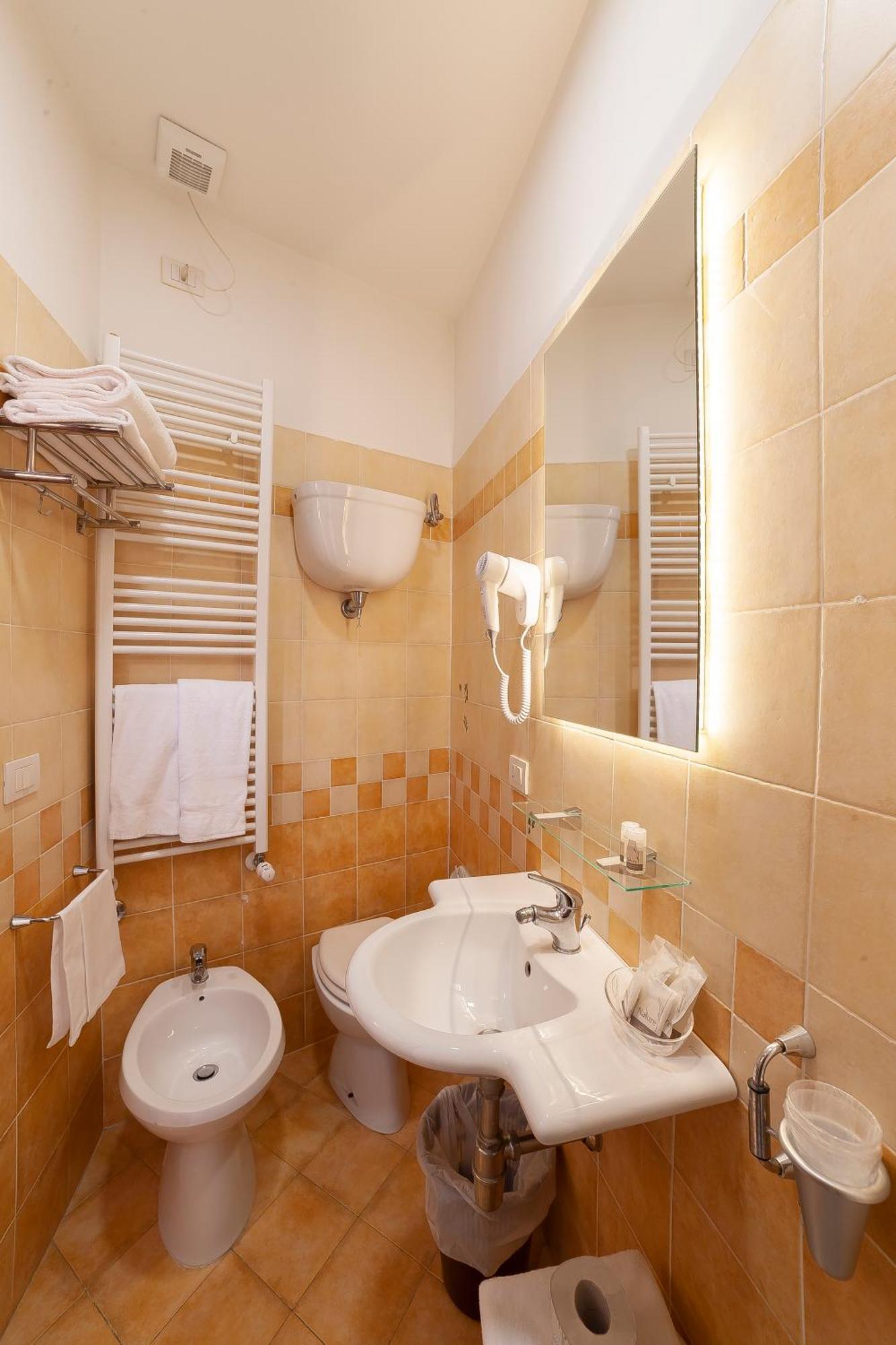 Hotel Pax Assisi Bagian luar foto