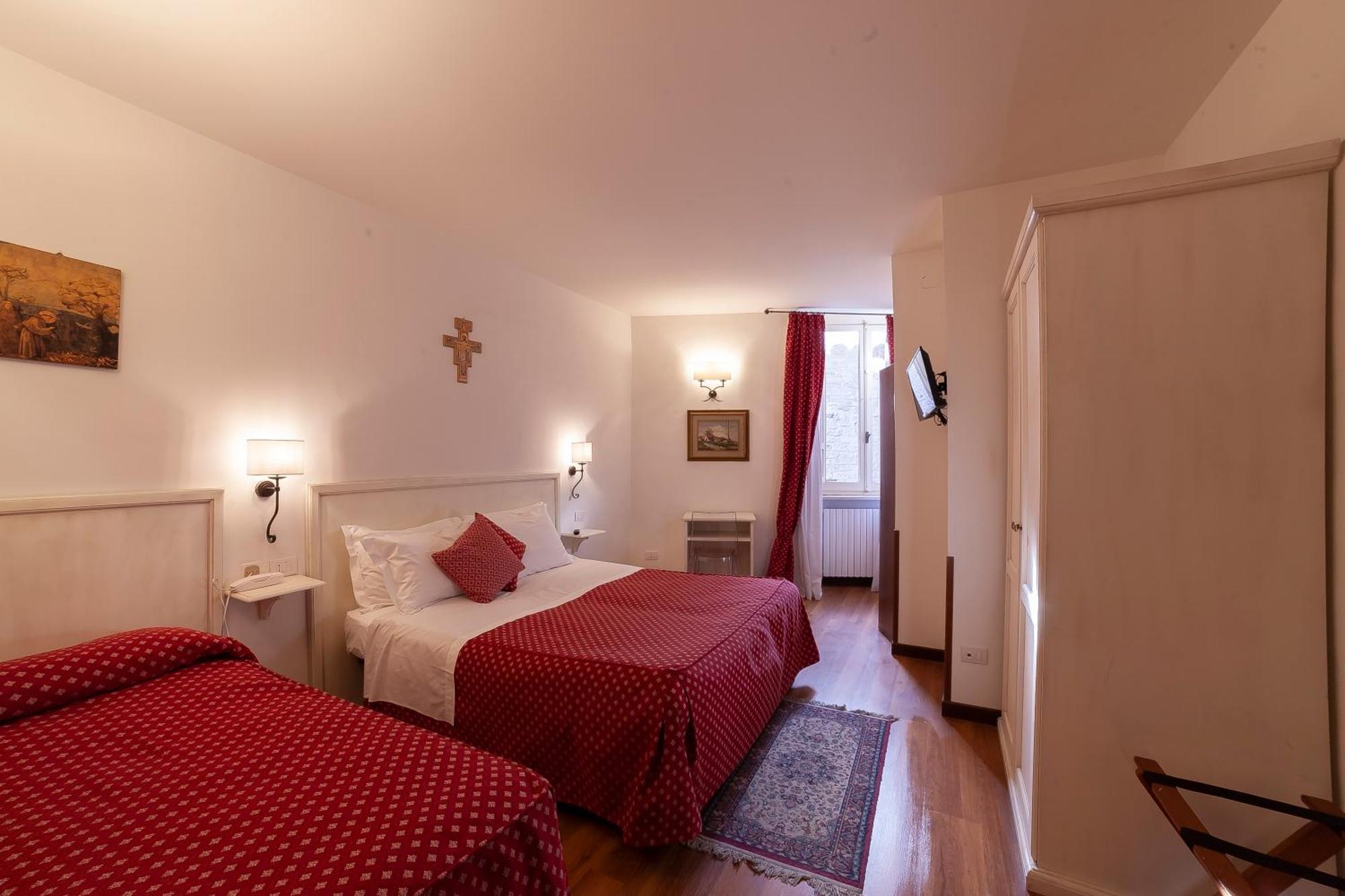 Hotel Pax Assisi Bagian luar foto