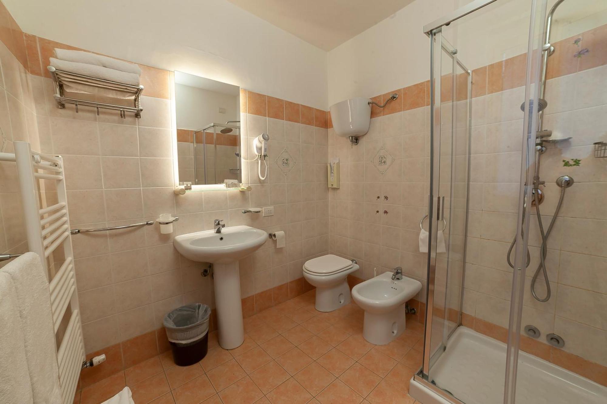 Hotel Pax Assisi Bagian luar foto