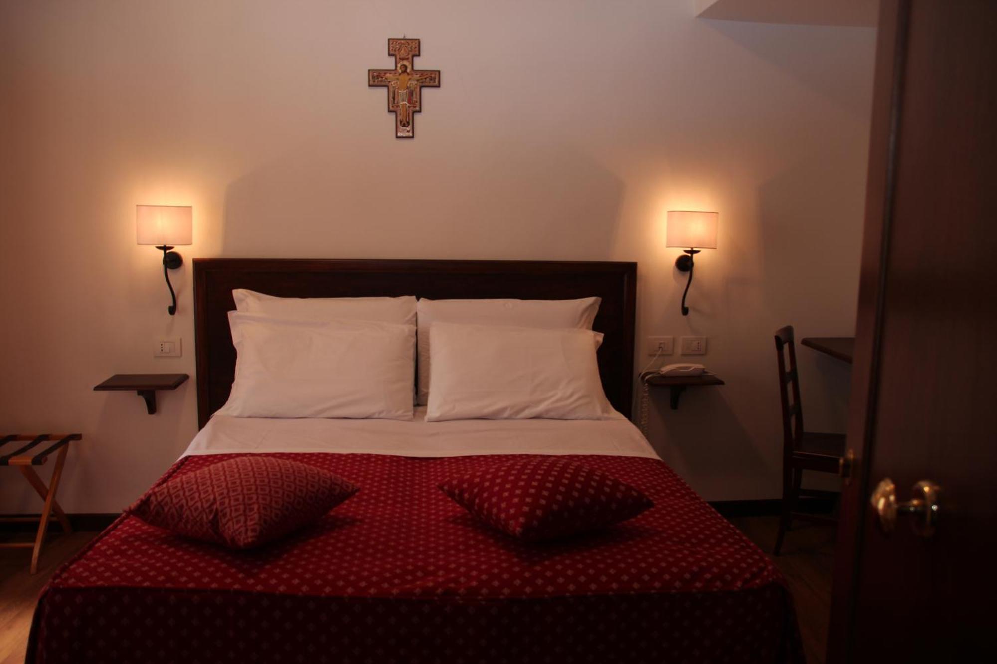 Hotel Pax Assisi Bagian luar foto